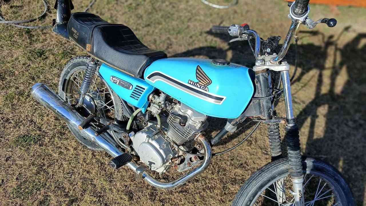 للبيع دراجه كلك مكفولة مكاني كربلاء السعر 400 وبي مجال حك الجايه الرقم ***********
