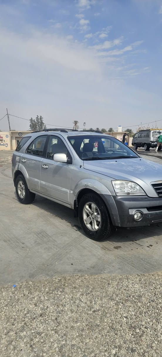 سورنتو  موديل  2007  رقمها  بغداد
السياره  مداور ثاني يوم  راعيها يمي
سياره  كامله  محرك ٦ سلندر    اكسل دفع مو درايم 
لونها مثل ما تشوفها بالصوره  السياره  خير من الله  مال جناي 
السعر ١١٠ $         ***********  الشراي يتصل. اليعامل  لا يتصل مكانها  الكوت
