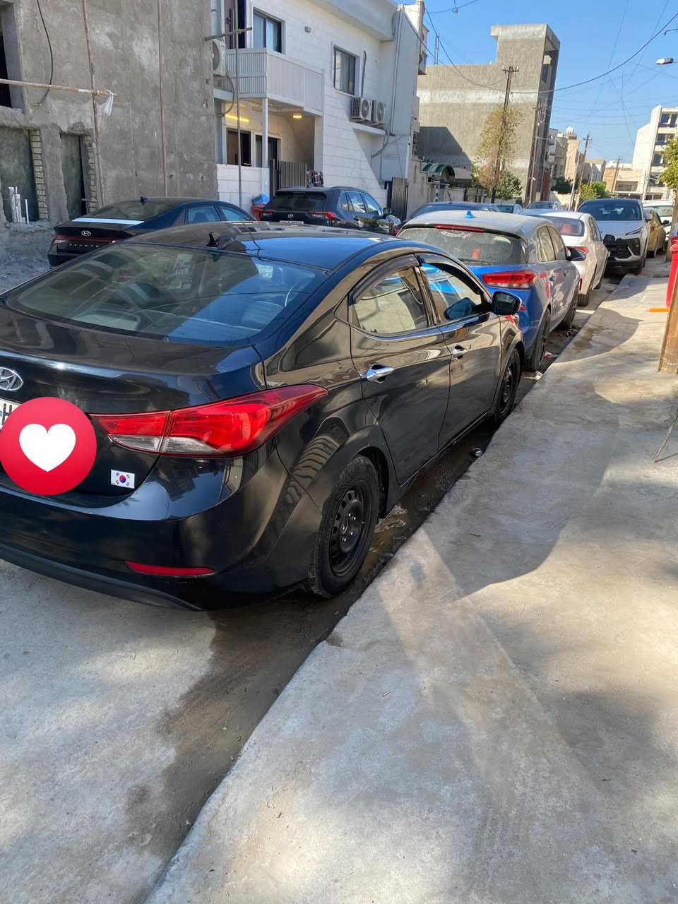 الانترا 2016 وارد امريكي 
مكينة 1.8 وكير تمام والحمد لله
تبريد ممتاز وتم تبديل منظومة التبريد كاملة
ماشية 187 ألف ميل قابل للزيادة
اللون أسود
شاشة + كاميرا خلفية

السيارة داخله كلين كما موضح بصور 
صار بيها ضربة باب السايق وتم تبديل باب السائق وصيغ جاملغ امامي بدون دواخل 

✔️ لغود سليمه
✔️ جميع الايربكات سليمه
✔️ الشاصي مكفول
السعر المطلوب 107 وبيها مجال 
السيارة نظيفة وجاهزة وما تحتاج شي 
*********** 
عنوان سياره بغداد
