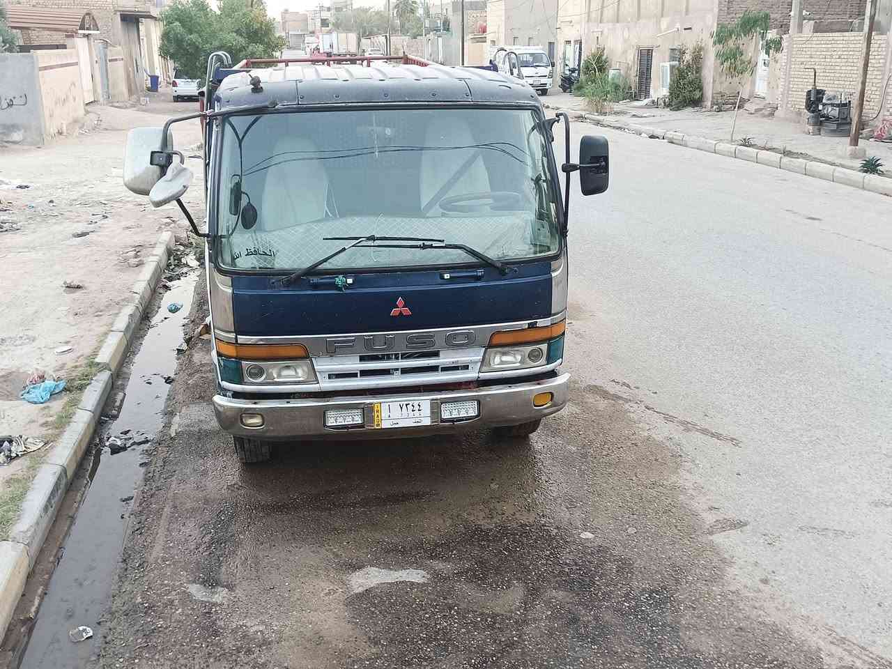 فوزه بزون للبيع 6وربع بلادي شاصي عريض مكينه 17عادي جديده سنويه ل 29 موديل 97 رقم الهاتف ***********
