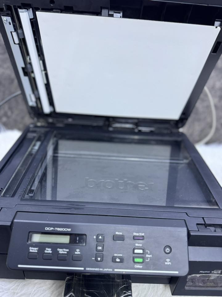 السلام عليكم طابعة برذر 8200   للبيع افضل النوعيات ملون وكل المواصفات بيه نقص مابيه كارتون بعده 
للاتصال ***********
او علق واراسلك
