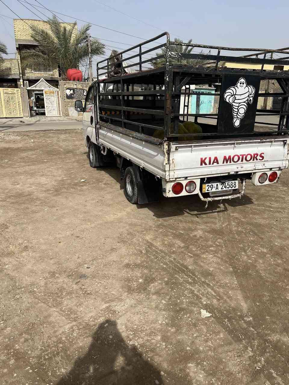 سلام عليكم 
كيا 2700
2014
كفاله 
مكينه بخر اثر كازكيت
رقم واسط
مكان بغداد
سنويه بسمي ال 31
***********

