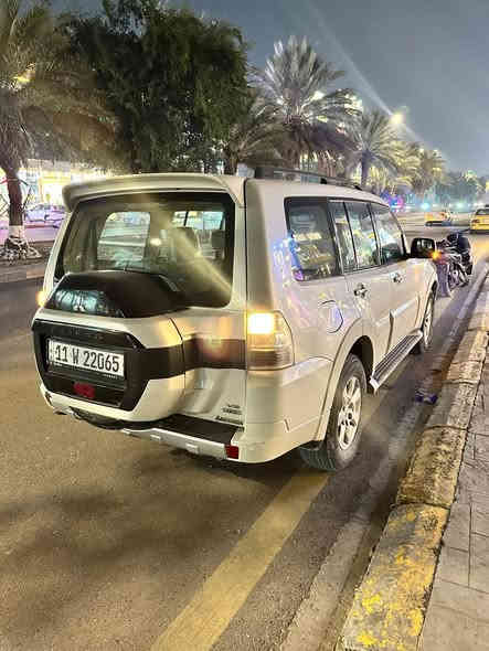 السلام عليكم باجيرو 2015 للبيع مواصفات سلايت روف مري شفط شاشة كشنات جلد تحكم كهرباء تحكم ستيرن ادامة كاملة تايرات دسكات صدر امامي خلفي السيارة بيها جاملغ الامامي اليسرى طخة بل خشم ومبدل بيها كازكيت السعر 165 الاستفسار ***********
