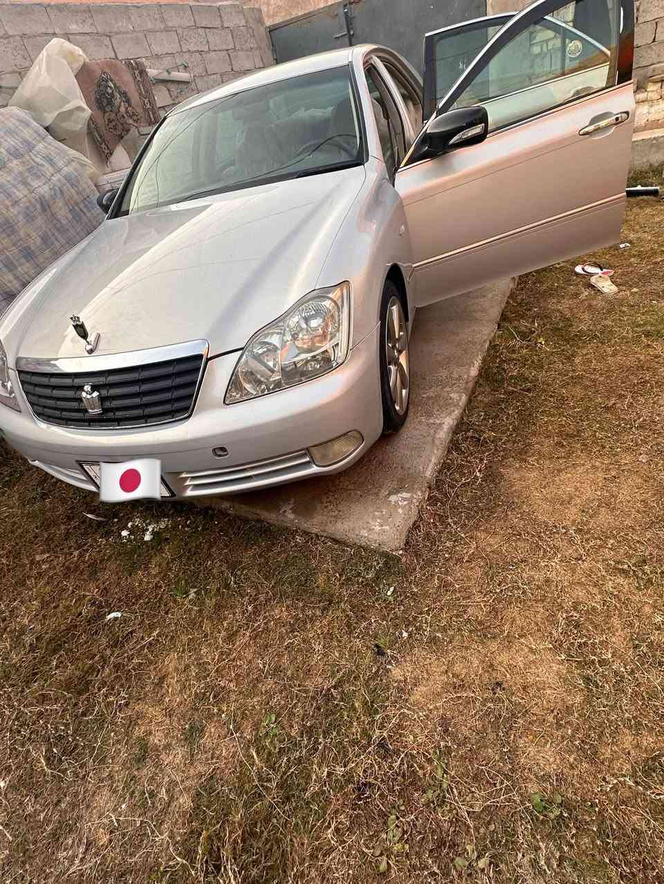 سلام عليكم شاهينه للبيع شاصي ٨٢ كصه قماره  قفط ولباقي مكفول رقمه بصره قرار ٤٨ دكمتين مكينه وكير صارلي شهر من شادهن تخم تاير جديد حداديه ٨٠ / ١٠٠  السعر ١٢٠ وبيه مجال بصيط مكاني نجف كوفه اتصل وتدلل ***********
