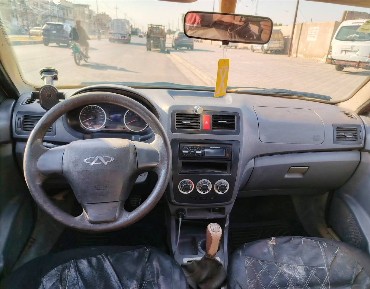 السلام عليكم شيري ١٤ رقم انكليزي سنوية باسمي  ل٢٨ مصفرة هية وغرامات مكان المدينة الصدر تخم تاير باتري صدر جديد  كير محرك نظيفات كلج جديد كهربايات كلهة شغالة ريمونت سنتر لوك ترايك وين ميعجبك سيارة جاهزة للشغل السعر ٣٥ وبيهة مجال للشراي ***********
