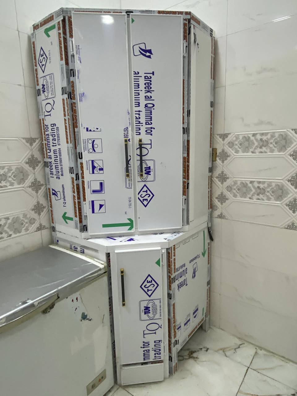 السلام عليكم كونترجديد للبيع عدنه غلط بل تصميم وريد انبيعه مكان بابل مجسّر الثوره السعر٦٠٠الف المرمر درجه أوله الرقم الهاتف ***********
