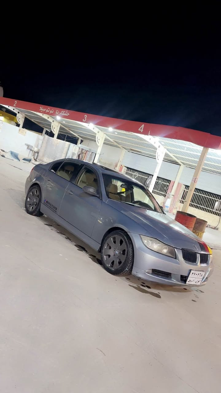 بي ام موديل 2007 مواصفات فول فول بو فروشتن و تبديل 
قطعتين صبغ اوروبي بدون ضربة
عليها غرامة 7 ورقات ينزل من السعر
سعرها 93 ورقة و مجال 
موبايل:*********** فايبر واتساب دهوك, العراق
