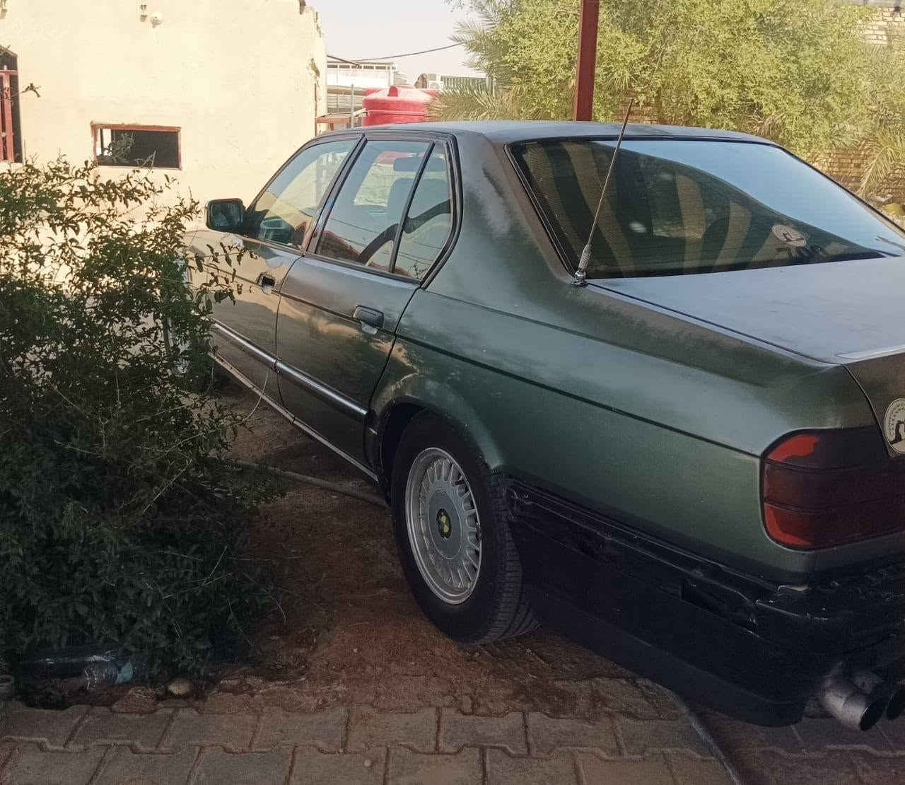 السلام عليكم
سياره BMW 735 للبيع
موديل 92 فول اوتماتيك
 بيها خلل بالكير مرات يصفن ع البك
 السعر 34 ورقه وبيها مجال بسيط
مكفوله من الضربه والخياس
***********
