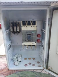 قاطع دورة • ٤٠٠ أمبير • مع كابينا