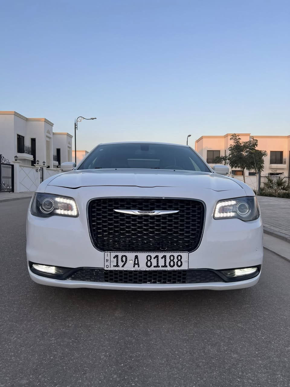 اوباما 2019 s كلين تاتيل مكفوله من الصبغ حته الدعاميات وارد كندي الدعاميه نفسه ماشيه 80 سونارها موجود بل منشور 
***********
رقم مميز 
تشغيل عن بعد 
حساس امامي خلفي 
رادار 
اشاير بل مري 
المري قلاب 
الايت الامامي متحرك 
بردات خلفيه 
كشنات حضن 
تتفئه تبريد كشنات خلفيه اماميه  
السياره باسمي فول ما عدى البنوراما
