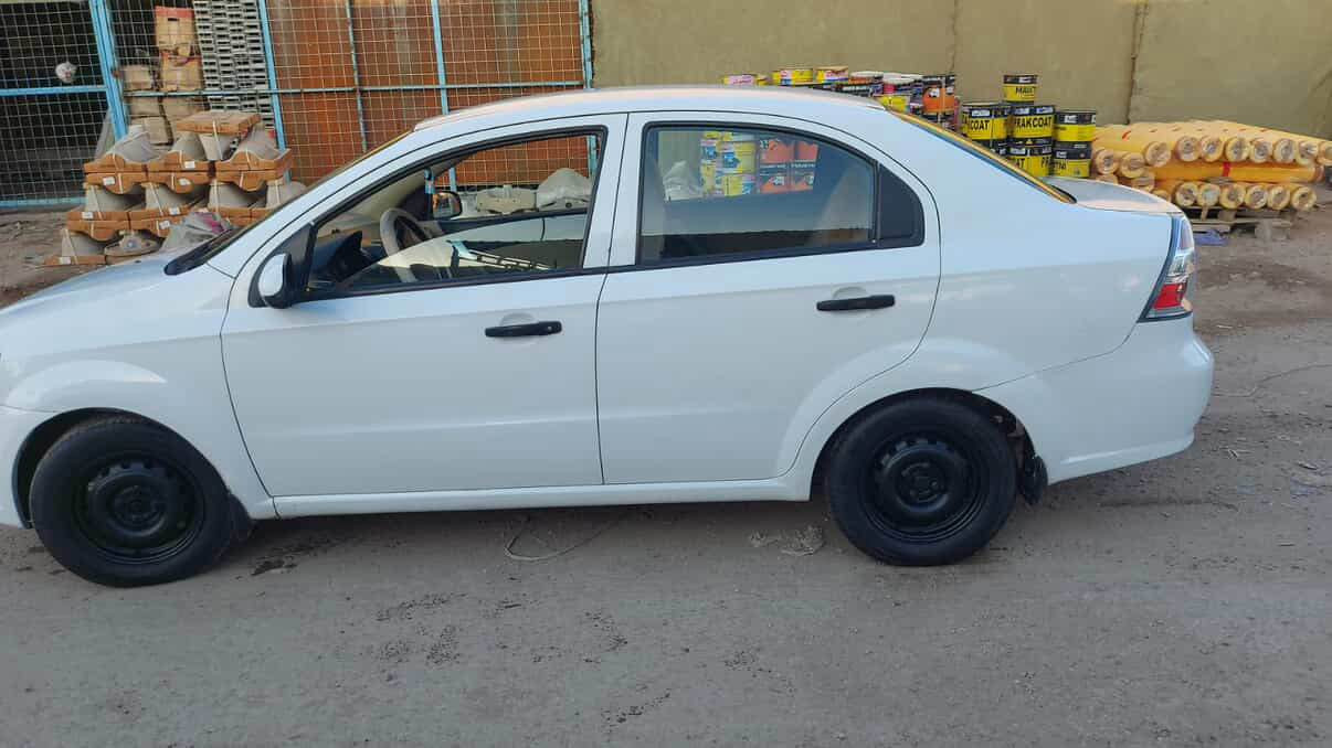 سلام عليكم سيارة افيو موديل 2011 ماخذها من الوكالة زيرو بوكتها مشيه 128 الف السيارة شكد ما اكلك مامتعوبه قليل بحقه السياره مابيها ضربه شخوط بدعاميه و وشخوط بالجاملغ والباب الخلفيات صبغتها ما كحلتها تبريد كير ومحرك مكفولات السيارة مكفول من اي ضربه 
السعر 83 وسوك كلشي بي حسب النظافه مكاني كربلاء 
***********
واتساب او اتصال ما متواجد على الفيس كربلاء, العراق
