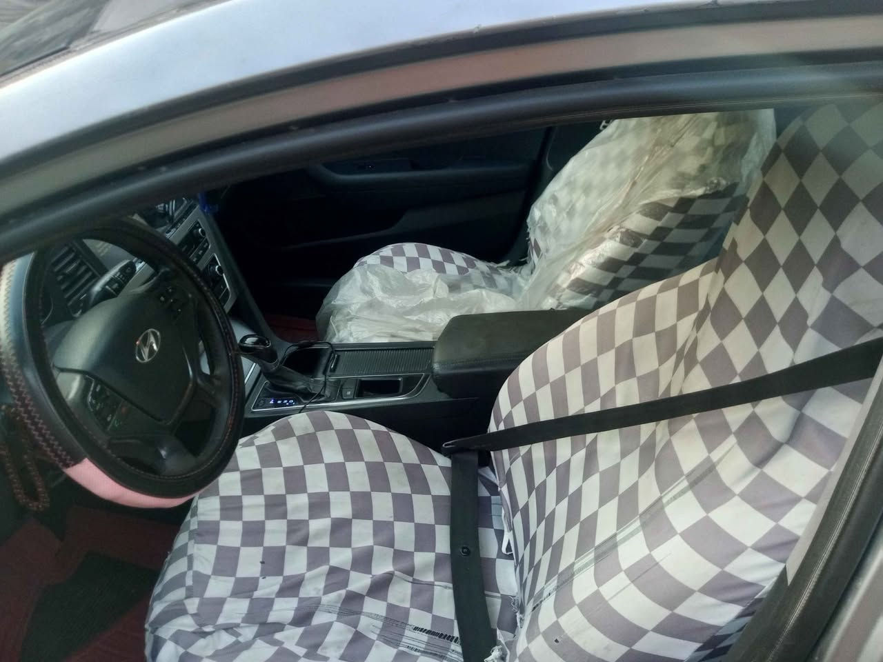 سوناتا موديل 2018  اللون نفطي وارد كوري مكفوله من الضربه مكينه جديده تخم تاير جديد سعرها 140 للتواصل الاتصال *********** 
مكاني بصره قضاء المدينه Singapore
