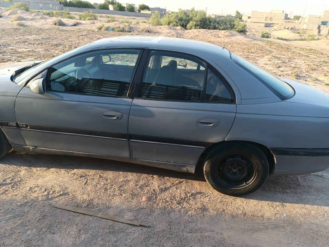 السياره للبيع او مراوس 
مكينه بيها خيط
يبريد كهربائيات
*********** الزبير, البصرة
