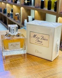 مس ديور شيري • ١٠٠ مل • تركيب