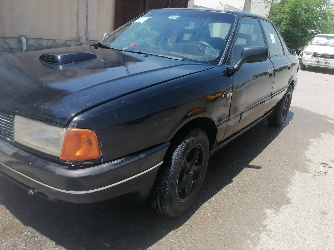 سلام عليكم للبيع اودي موديل 91 رقم كركوك سنويه منتهيه بل22 كير مكينه صدر جديد تايرات جديده كهربايات شغله صبغ جديد للجماليه بدون ضربه داخل نضيف سياره جازه السعر 28ومراوس هم يرهم للتوصل ***********
