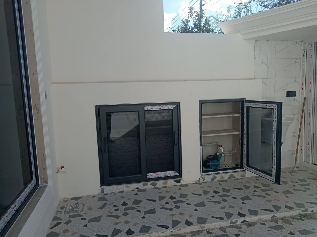 داران طابو طابقين للبيع
بناء حديث صفر فول مواصفات
مساحة كل بيت ١٠٠ متر واجهة ه م
العنوان /كركوك حي العسكري قرب مدرسة فتيان المستقبل
سعر كل بيت ١٢٠ مليون
للاتصال / ***********
