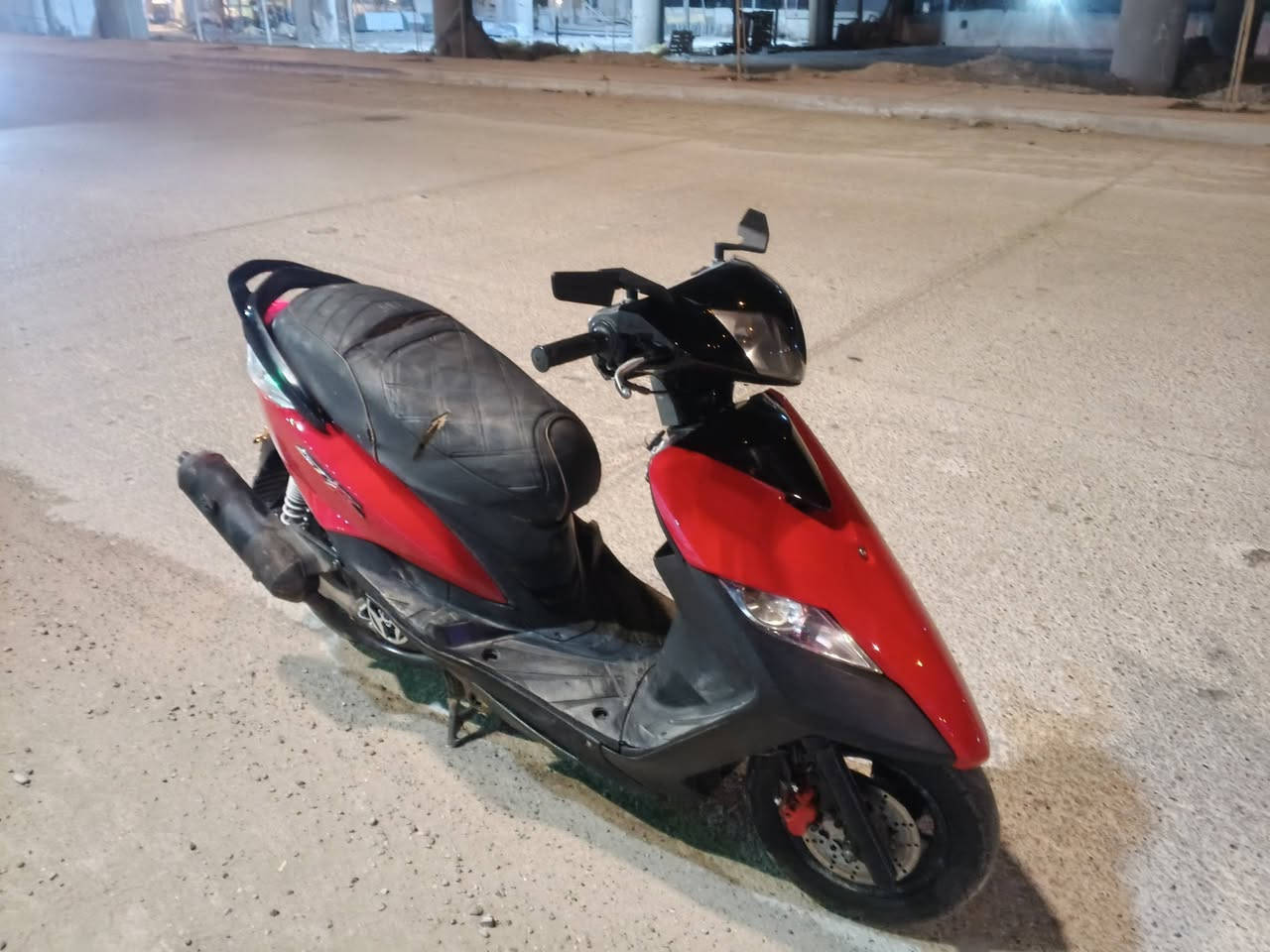 سلام عليكم ماكس ثعلب دراجه رمبه لوك اي نقص مابيه عده كفرات نكلبت بيه وبدلتهن أوراقه موجوده كمرك مدفوع كبل ترقم دراجه خير من الله وسعر 700وبيه مجال صارله شهرين من منزليه رمله مكينه مكفوله جيب فيتر وفحص  ***********
