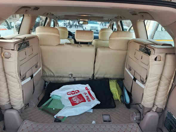 السلام عليكم للبيع فقط
لاند كروز بريم ام المطفايه 2014 سياره بسمي رقم بغداد انكليزي تحويل ثاني  قبل سبوع شادلها تخم تاير ياباني وادامه كامله المنظومه البانزين عبوه اصليه وفلتر وبلكات وبخاخات كله أصلي ياباني شركه وصدر امامي خلفي كله أصلي شديته شركه وادامه المنظومه ألمي من راديترات من مي اصلي شركه جامه اماميه وشديتلها شاشه وكامره  سياره جاهزه على أخررر حبايه الف مذب عليها ماشيه 170 الف بيها بارد بجاملغ لامامي على كد إصبعين فقط لاغير  السعر 410 الاستفسار اكثر اتصل ***********
