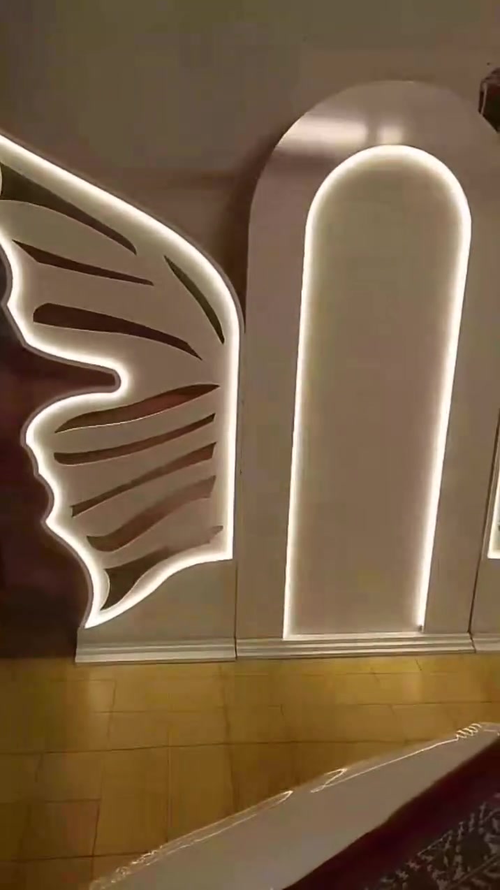 سلام عليكم شباب كوشة للبيع جديدة سعر ٣٥٠ العنوان بغداد وهاذ رقمي***********
