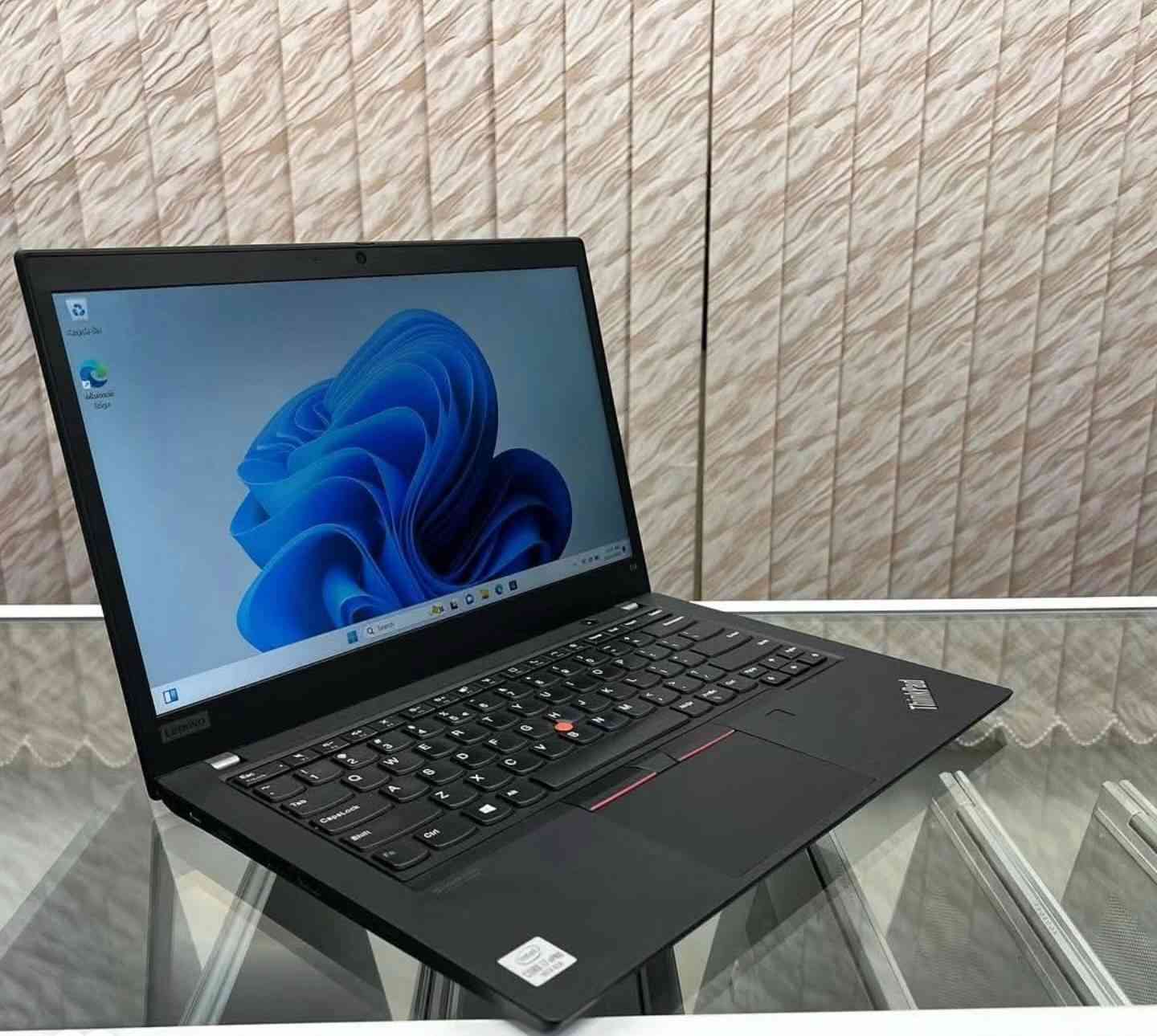 لابتوب Lenovo   الجيل العاشر سوبر سلم  للبيع
المعالج core i5 الجيل العاشر
رام 8 كيكا DDR4
هارد 256 كيكا SSD
كرت الشاشه Intel Uhd 630 حجم 5 كيكا
الشاشه حجم 14 انج ضد التوهج دقة fhd 1920x1080 
باتري ليثيوم 6 خلايا  شحن سريع 65 واط والباطرية ممتازة 
كامره دقة hd تحتوي قفل فتح وغلق الكامرة  
 منفذ  رام  وhdmi وباقي المنافذ   الحاسبه كلش نضيفه وحلوه
السعر 375 الف النجف, العراق


**إذا كنت صاحب هذا الإعلان وتريد حذفه لأي سبب، رجاءا أرسل رسالة إلى الدعم الفني**