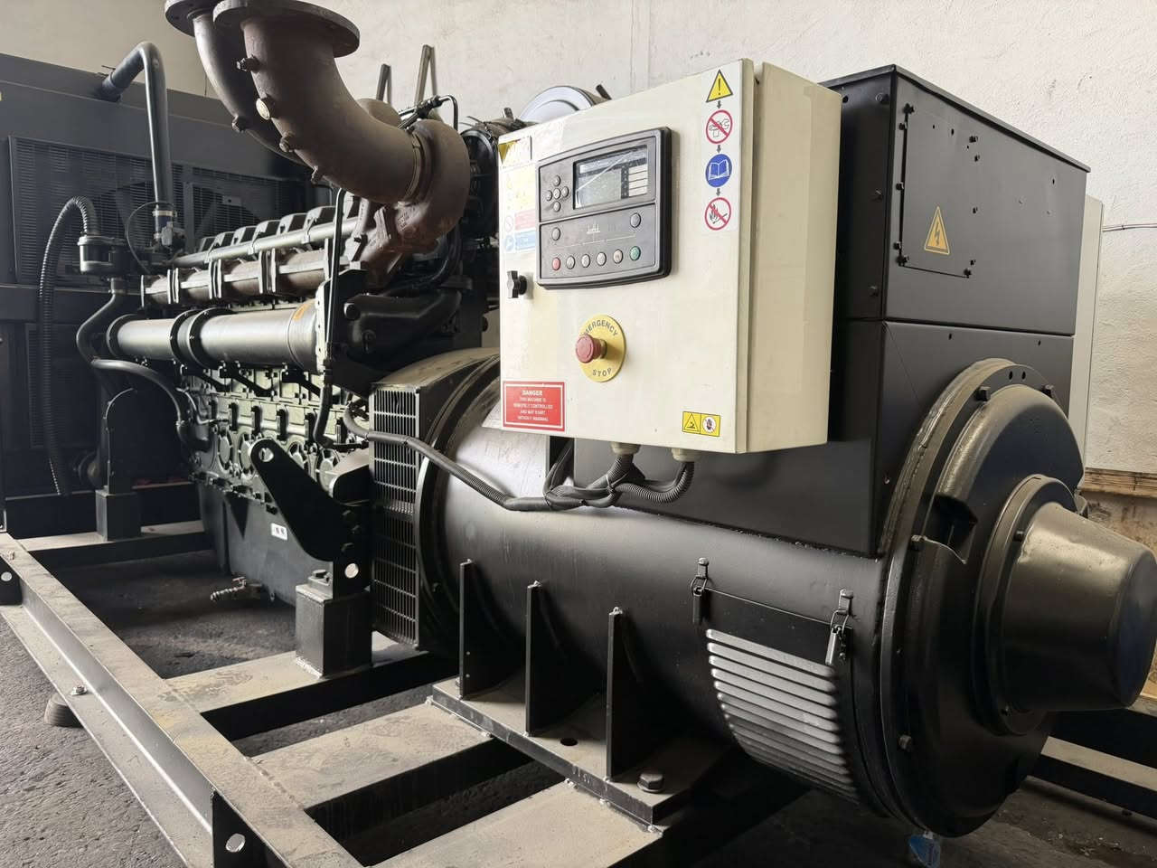 🇬🇧مولدة Perkins 4008 - 30TAG2
قدرة 1000 KVA (يعادل 1 ميگا) 💪

8 سلندر دبل سوبر چارج 

✅ نظافة “وكالة” –  موديل 2024

✅ ساعات تشغيل - 1800 ساعة

✅ جاهزة عالحمل مباشرة بدون أي صرف إضافي
✅ أداء عالي يتحمل أقوى الأحمال

مناسبة لـ:
🏭 المعامل والمصانع
🏢 المشاريع الاستثمارية
🏘 المجمعات السكنية
🏗 شركات المقاولات
🏪 المشاريع التجارية الكبيرة

📌 هذا مو مجرد مولد… هذا استثمار يضمن استمرارية شغلك 24/7 بدون انقطاع

📞 والاستفسار راسلنا خاص أو اتصال مباشر

***********
—————————————•—————•————•———————•

🇬🇧 مۆلیدەی Perkins 4008 - 30TAG2
توانای 1000 KVA (هاوشێوەی 1 میگا) 💪

8 سیلندەر - دابل سوپەر چارج

✅ دۆخی زۆر پاک (وەک نوێ) – مۆدێل 2024
✅ کاتژمێری کارکردن: 1800 کاتژمێر
✅ ئامادەیە بۆ کارکردن بە شێوەیەکی ڕاستەوخۆ، بێ هیچ خەرجی زیاتر
✅ کارایی بەرز، دەتوانێت بەرگەی بارە قورسەکان بگرێت

گونجاوە بۆ:
🏭 کارگە و فاکتۆریەکان
🏢 پڕۆژە و وەبەرهێنانەکان
🏘 کۆمەڵگا نیشتەجێبوونەکان
🏗 کۆمپانیاکانی بیناسازی و پیمانکاران
🏪 پڕۆژە گەورە بازرگانیەکان

📌 ئەمە تەنها مۆلیدە نییە… ئەمە وەبەرهێنانێکە کە دڵنیایی بەردەوامی کارەکەت دەدات 24/7 بەبێ وەستان

📞 بۆ زانیاری زیاتر، تکایە پەیوەندی تایبەت بکە یان بە تەلەفۆن پەیوەندی بکە

***********

#مولدات #مولدات_كهرباء #بيركنز #Perkins #مولد_بيركنز #1000kva #1ميگا #مولد_ديزل #كهرباء #طاقة #طاقة_مستمرة #مولد_صناعي #معدات_ثقيلة #مشاريع #استثمار #مصانع #معامل #مقاولات #مجمعات_سكنية #بناء #تجهيز_مشاريع #Business #DieselGenerator #PowerGenerator #HeavyEquipment #Erbil #Iraq
