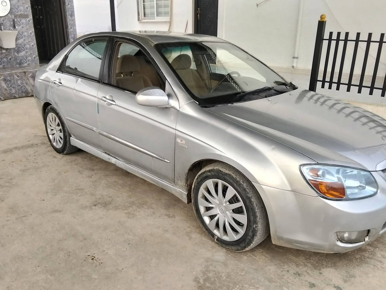 للبيع كيا سيراتو مكصوص مامسجل كير محرك شرط صدر نص عمر تبريد تدفا شرط السعر 34 وبيها  ويرهم مراوس اب اي سياره مكصوص ***********
