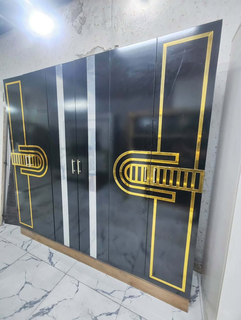 غرفة نوم تركي مستخدم😍💥 
 نضافة99💯
عدد القطع / 5
نضام / ابواب 🦋✨
سعر / 475🤍✨
شد ونقل داخل بغداد مجاني🛻
يوجود توصيل محافضات


**إذا كنت صاحب هذا الإعلان وتريد حذفه لأي سبب، رجاءا أرسل رسالة إلى الدعم الفني**