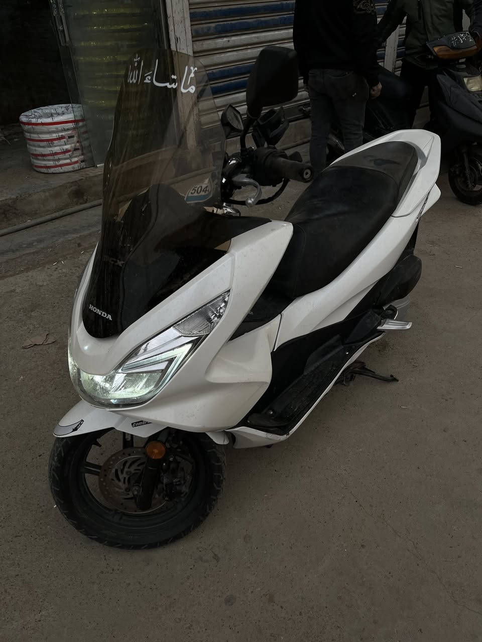 السلام عليكم دراجه bcx جيل الثاني 2017الدراجه بصمه الدراجه كفاله عامه الدراجه اي نقص مابيهه والمكينه خير من الله السعر 14 وبيهه مجال العنوان ديالى بعقوبه 
للاتصال ***********
