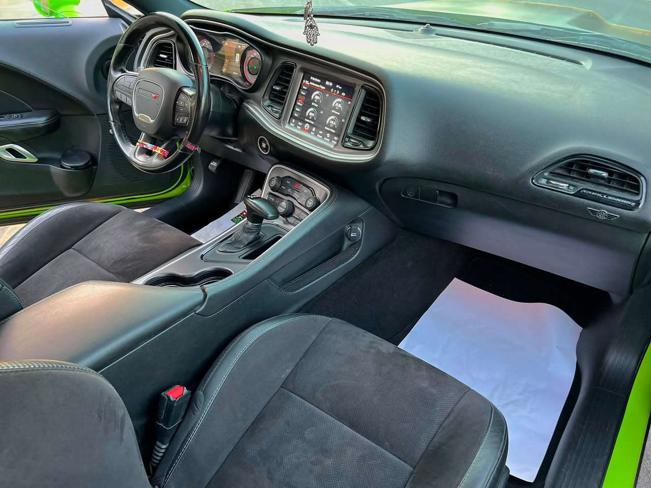 Dodge Challenger T/A 2019
خليجي | وكالة هارلم
* محرك 5.7L HEMI V8
* 375 HP
* جير أوتوماتيك 8 سرعات
* دفع خلفي (RWD)
* شاشة 8.4 إنش Uconnect
* Apple CarPlay & Android Auto
* تشغيل بصمة + Remote Start
* كاميرا خلفية + حساسات خلفية
* جنوط رياضية 20 إنش
* نظام تعليق رياضي Performance Suspension
* عادم رياضي Active Exhaust
* مثبت سرعة
* وضعيات قيادة رياضية (Sport Mode)
* مقاعد رياضية T/A
السيارة كفالة عامة فقط البنيد مبدل لون
سعرها 24٫500$ الف دولار 

***********

