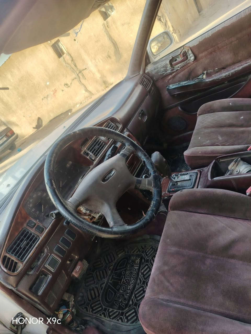 سلام عليكم مارك عظم محرك 2500 موديل 91 رقم نجف راعيه متوفي بيه وكاله عامه سنويه عظم بيه البدنه كدام مبدله فقط سياره حلوه دوخله جدد كير حداديه جدد محركه بيه خيط بخار مراوس حسب قناعه مكاني نجف سعر 25 ***********
