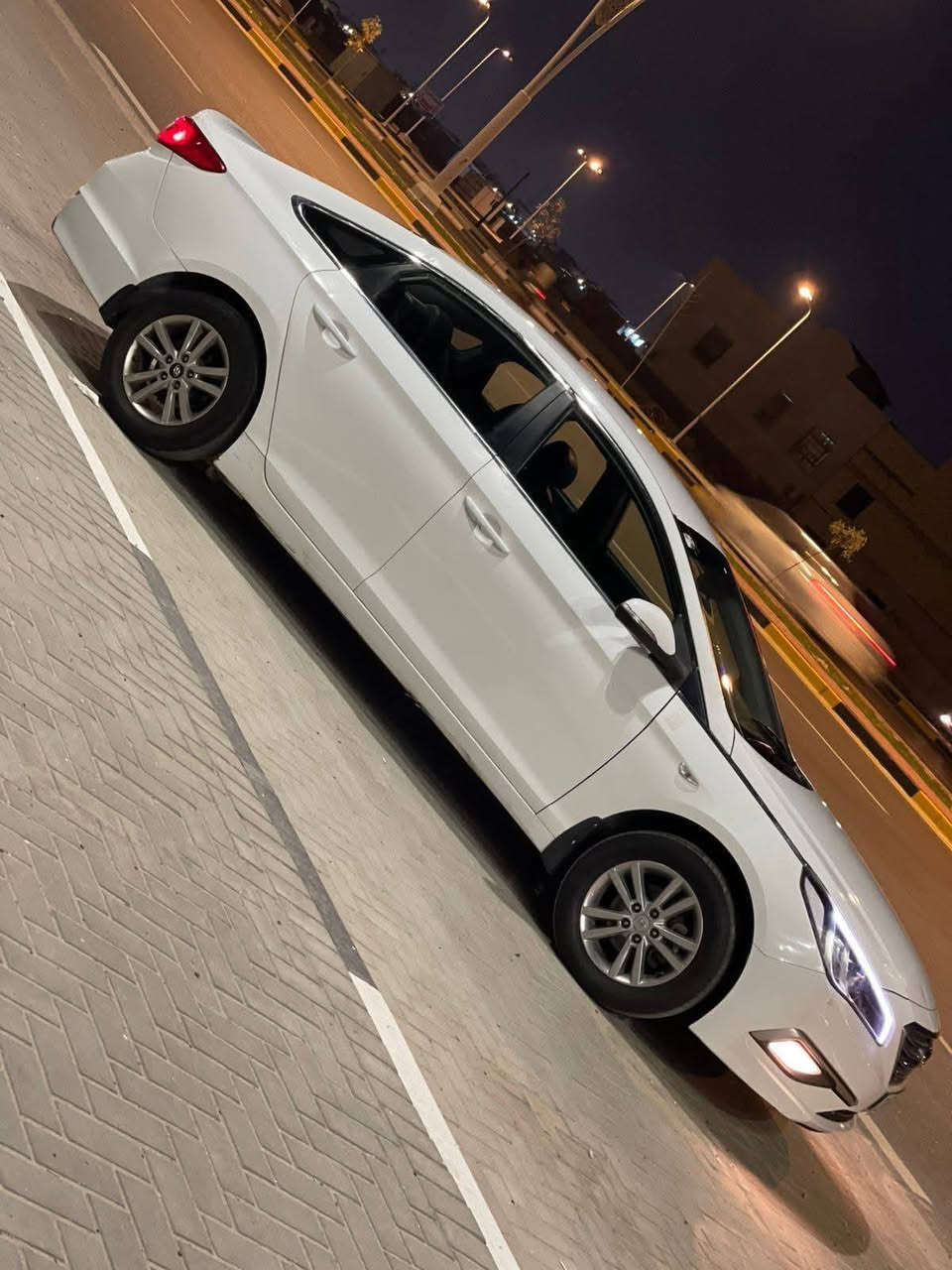 السلام عليكم
هونداي سوناتا SONATA
موديل 2018أصل لون ابيض
محرك 2000 غاز أصل
  
ادوات ادوات دخول جديد✨ (گصه جنطه)

(  شمالي الرقم الانكليزي )
 
تحكم ستيرن  
 كشنات تدفئه وتبريد
مري شفط 

كير ومحرك وحداديه وتبريد كفاله كفاله

السياره كامله من كلشي تاخذها جاهزه للأخير
ونضافه  100/100 

((دخول جديد شرط امس دخلت 🚨))

#مكان البصره 
#السعر والأ ستفسار 
#اتصل ‭ ***********
