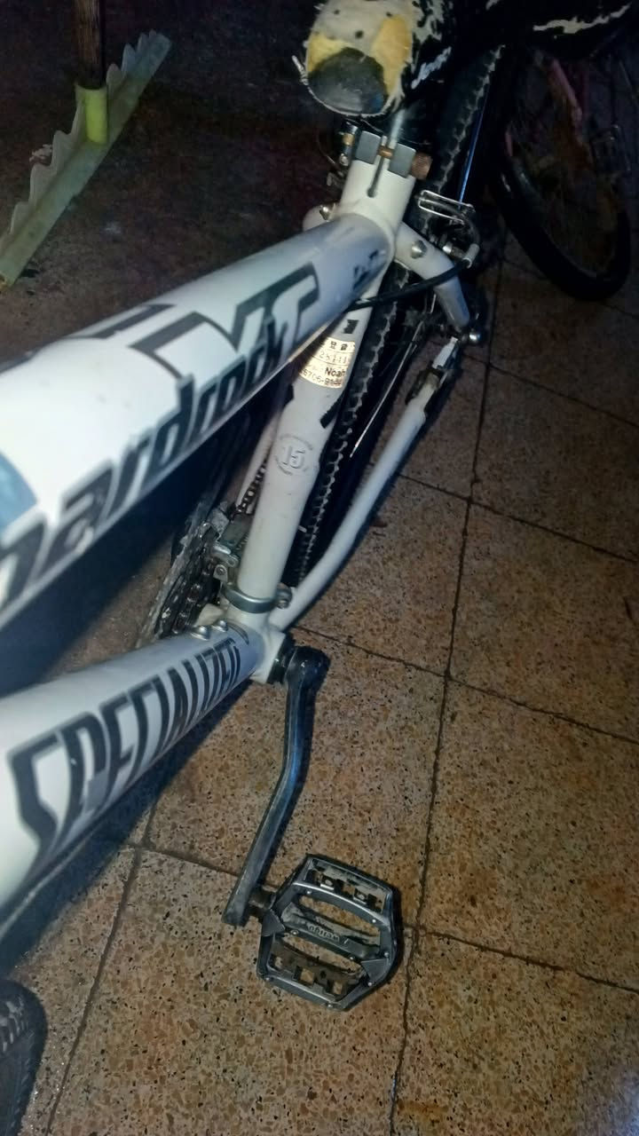 سلام عليكم
الحلال للبيع باسكل شركه سبيشل زيد SPECIALZED
لشه المنيوم استعراضي باسكل فول مكينة الوره 8 والكدام 3 الباسكل بي ستيرن 70 اصلي مالو فقاسات الباسكل سعرو 135 وبي مجال خاص او رقمي ***********
