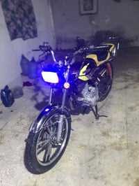 دراجة سيفان كامله ما بيها اي نقص محرك ما مفتوح سعر 600الف وبيها مجال ل...