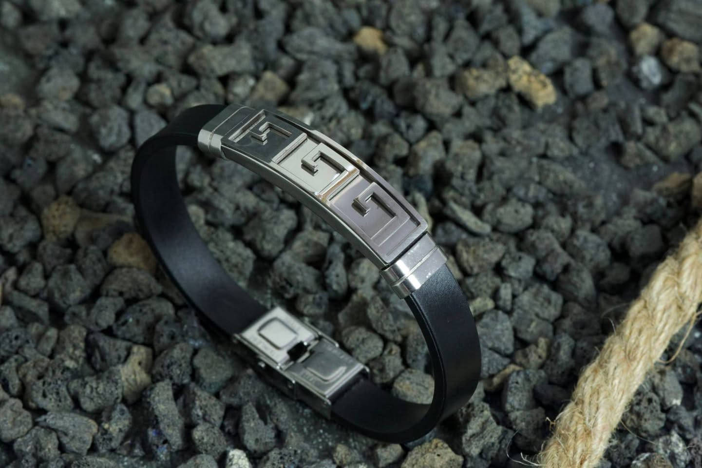 جموعه من السوارات الماركه عروض والاسعار 🔥🔥🔥
متوفر جميع القطع
للاستفسار خاص
🎁بكجات هدايا تنفيذ حسب الطلب
📿اكسسوارات نسائي رجال هدايا
✅️فضه صياغت اسماء وحروف حسب الطلب
✅️حفر ليزر حسب الطلب
✅️اراكيل الكتروني اراكيل عادي
✅️تجهيز هدايا حسب الطلب
✅️تتوفر خدمت توصيل جميع المحافضات 
حي العامل مجاني
 هاتف ***********
