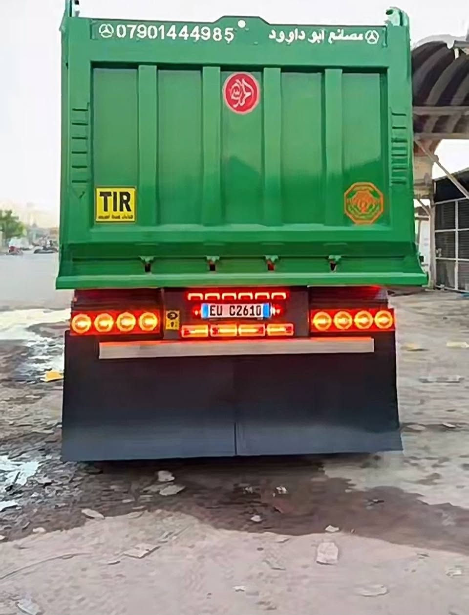 السلام عليكم سياره للبيع راس وعربانة   موديل 2014  حجم 44 اصل سياره مكفوله كفالة عامه من صبغ ومن كلشي  بدي وعربانه شغل داود 2025 
فارغه 27.5 طن   سيارة جاهزة من كلشي تخم تاير راس وعربانه 
مكان سياره بابل كفل
للستفسار اكثر اتصال ع رقم ***********
