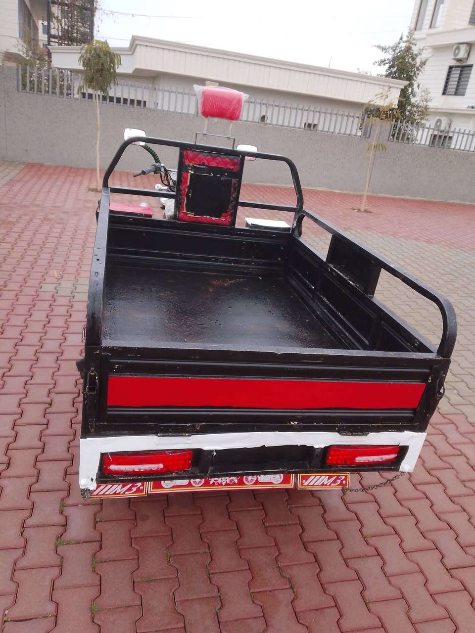 السلام عليكم ستوته للبيع اي  عيب ما بيه كهربائيات شغاله  ركبه شرط محرك شرط مو2019 السعر مليون و  وبي50 مجال بسيط عنواني كركوك  اخوان عالخاص ما اجاوب .وهذا رقمي***********
