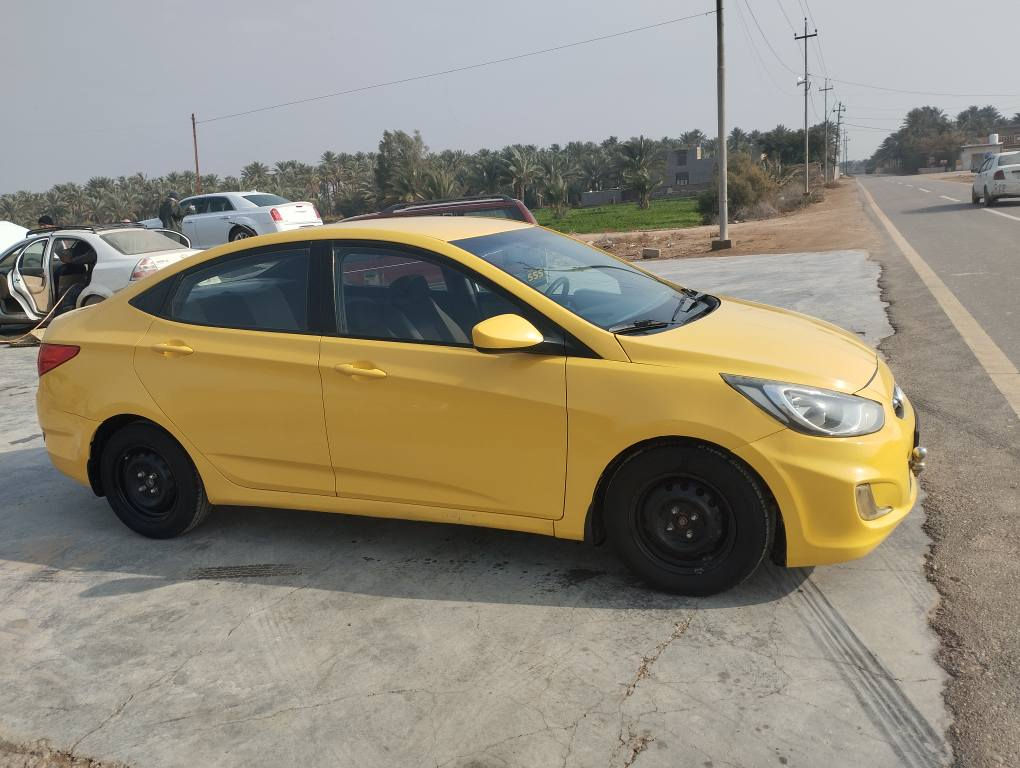 السلام عليكم سياره للبيع هونداي اكسنت موديل 2013 رقم بغداد الدولي بئسمي تحويل ثاني  سنويه 2030 وارد امريكا حادث جاملغ وبنيد فقط محرك كير مكفولات محرك جديد طابوكه جديده سياره جاهزه وخير من الله ما بيه اي نقص شاشه كامره دوشمه ارضيات وكشنات السعر 80 نقدا وبي مجال بسيط الشراي يخابر غير متواجد على الفيس للاستفسار ....
مرتضى علي النافعي ***********///*********** حلة, بابل
