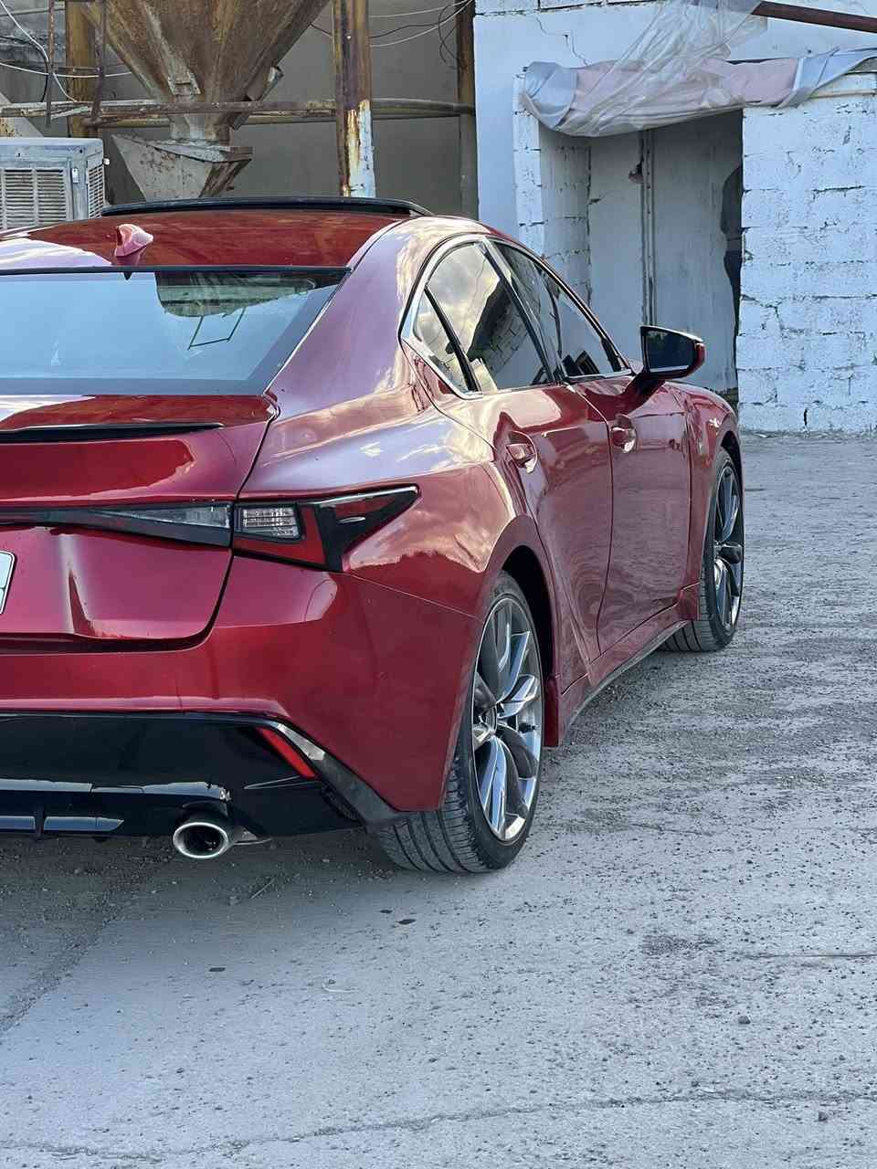 السلام عليكم لكزز 2023es350محرك 6ماشية 9الالف ميل السعر 220بيه 3قطع صبغ و بيه مكانات بارد الشراي يتصل *********** مكان السيارة كركوك و بدون شاصي
