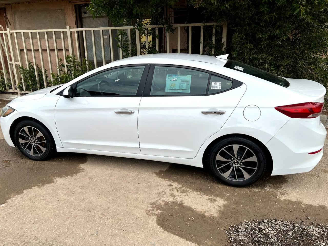 السلام عليكم 
النترا 2017 امريكي حادث بنيد فقط  كما موضح بصور 
رقم ذي قار حره سنويه لسنة  28 باسمي 

مكينه 2000 دوش لا تنقيص ولا تبخير . تبريد  .كير  حداديه تخم تاير 
مكان السياره ناصريه مركز
سعر 122 وبيها مجال للشراي
*********** 
للاستفسار
