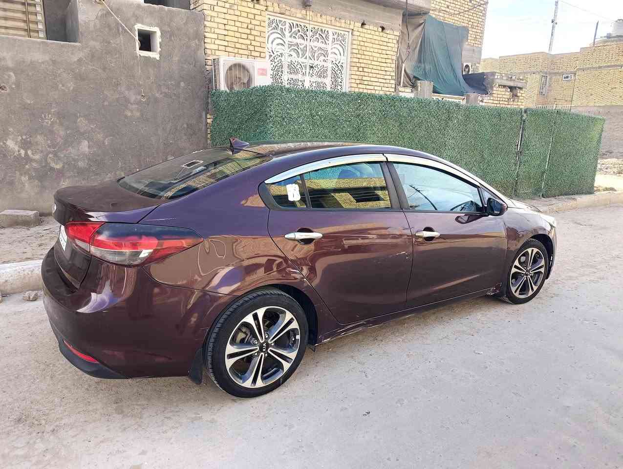 سلام عليكم كيه فورتي موديل 17جديده مكفوالى من الضربه وال صبغ بيهى مثل ماواضح بل فيديو مكينى 2000دوش ماشيه 90الف على وضع الشركه بيهى كازكت فقط نقص السياره حساس تاير والف حماوه الف ماذب عليهى بعد مراوس بوديل حديث عالي ناصي عادي بس يكون حديث سعر 118بيهى مجال مكاني ذي قار مركز تصل *********** @
