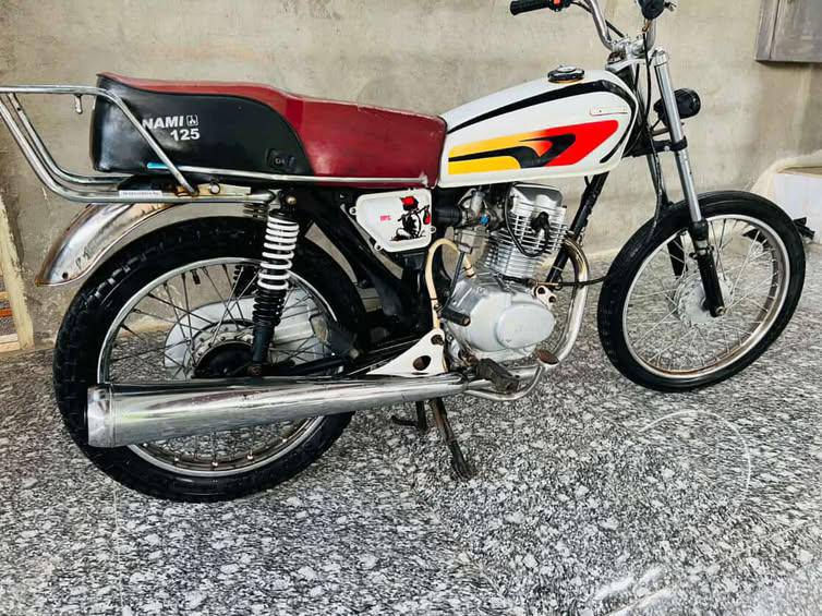 سلام عليكم
دراجه نامه لل بيع محرك نضيف شلعه فول المكينه ما مفتوحه 

السعر (400)

رقمي***********
