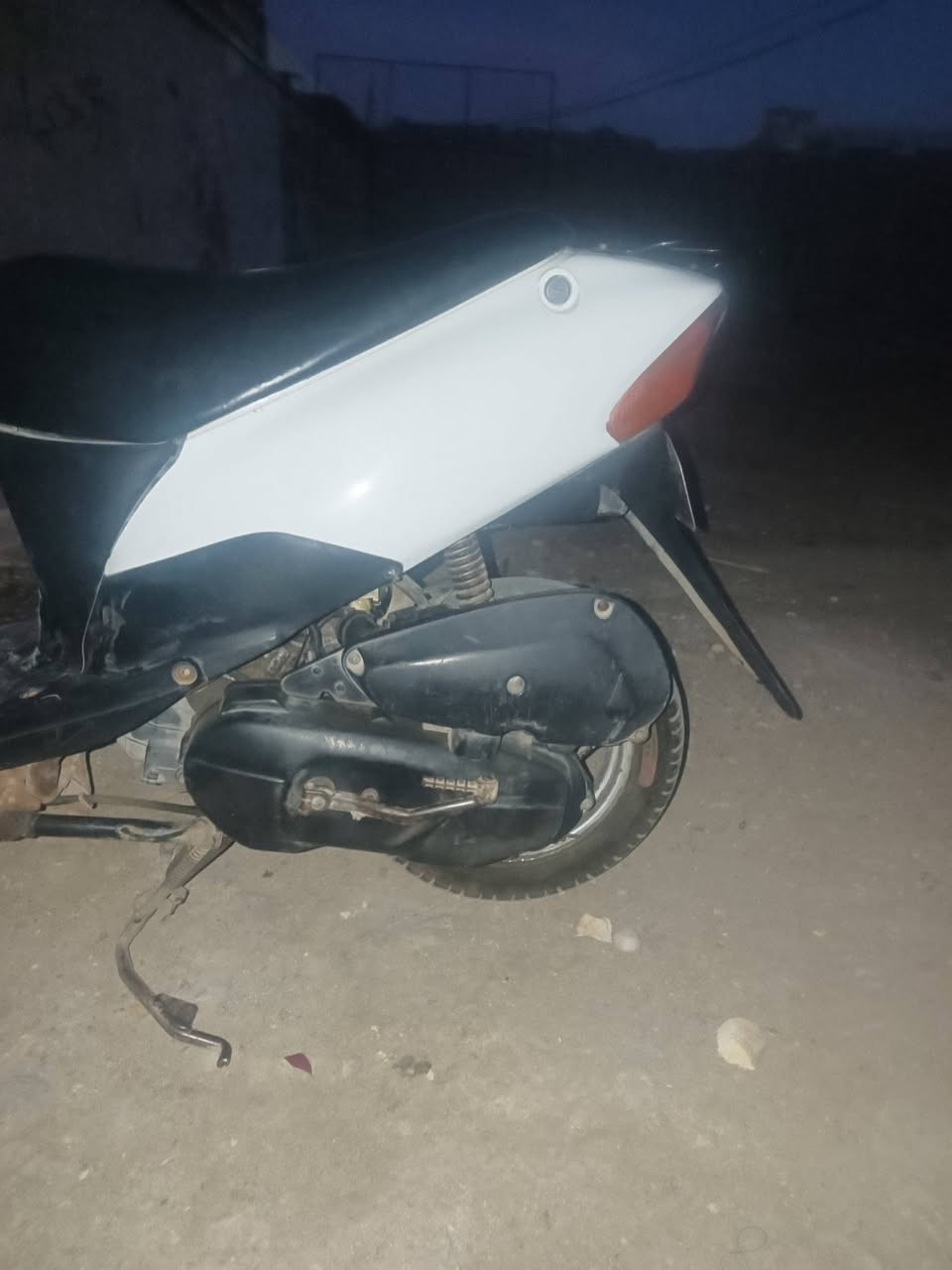 السلام عليك دراجه رياضي كلها شغاله مامفتوحه كلها بلاديه اوراق السعر ٣٥٠ وبيه مجال للشراي للتواصل ***********حي الرساله شارع الماطور

