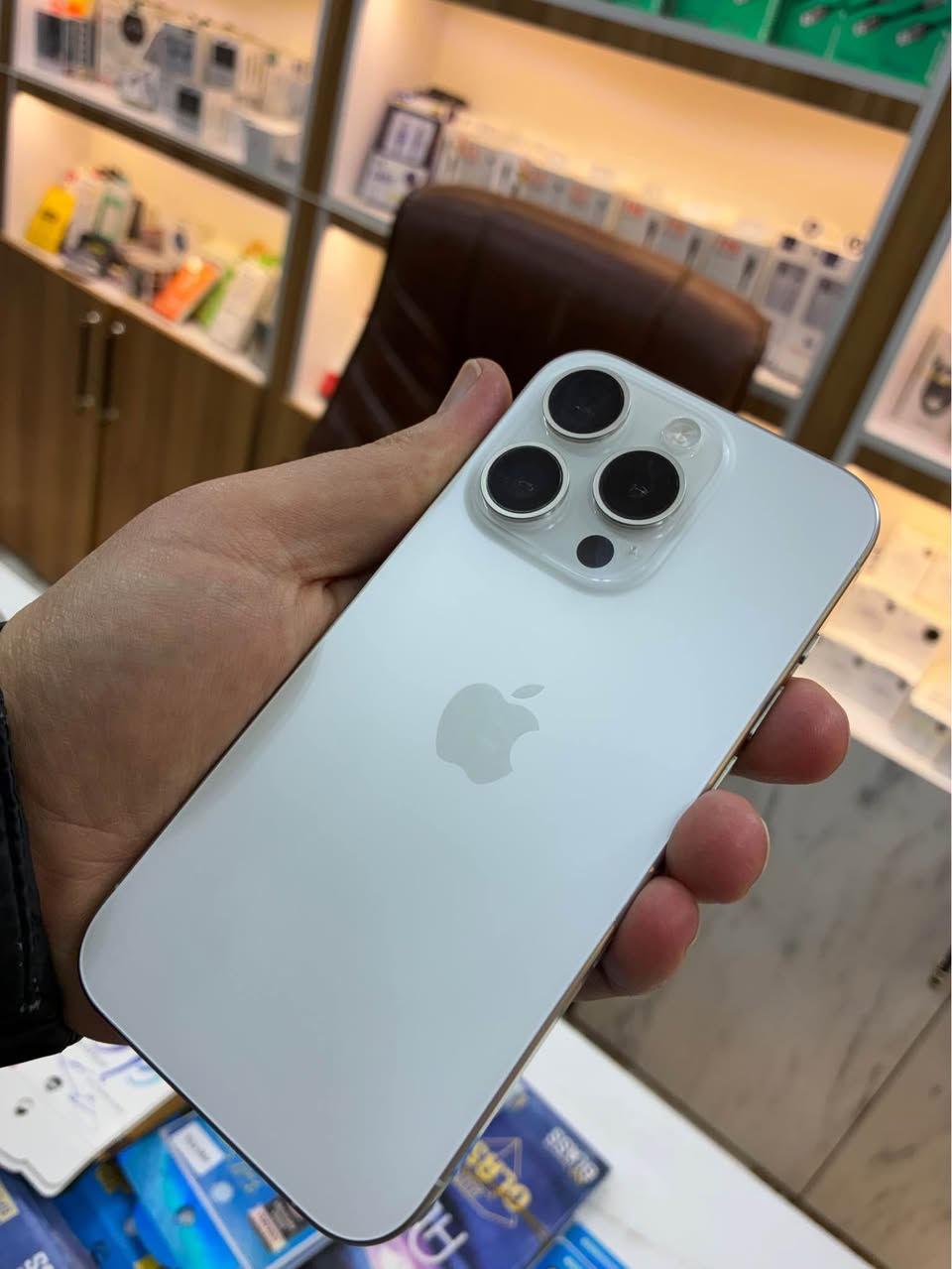 ئايفؤن ١٥پرؤ ١سيم ١٢٨گيگا باتري ٨٥بئ شخوت زه ماني ١مانگ سعر٥٥٠دؤلار حلبجة, السليمانية


**إذا كنت صاحب هذا الإعلان وتريد حذفه لأي سبب، رجاءا أرسل رسالة إلى الدعم الفني**