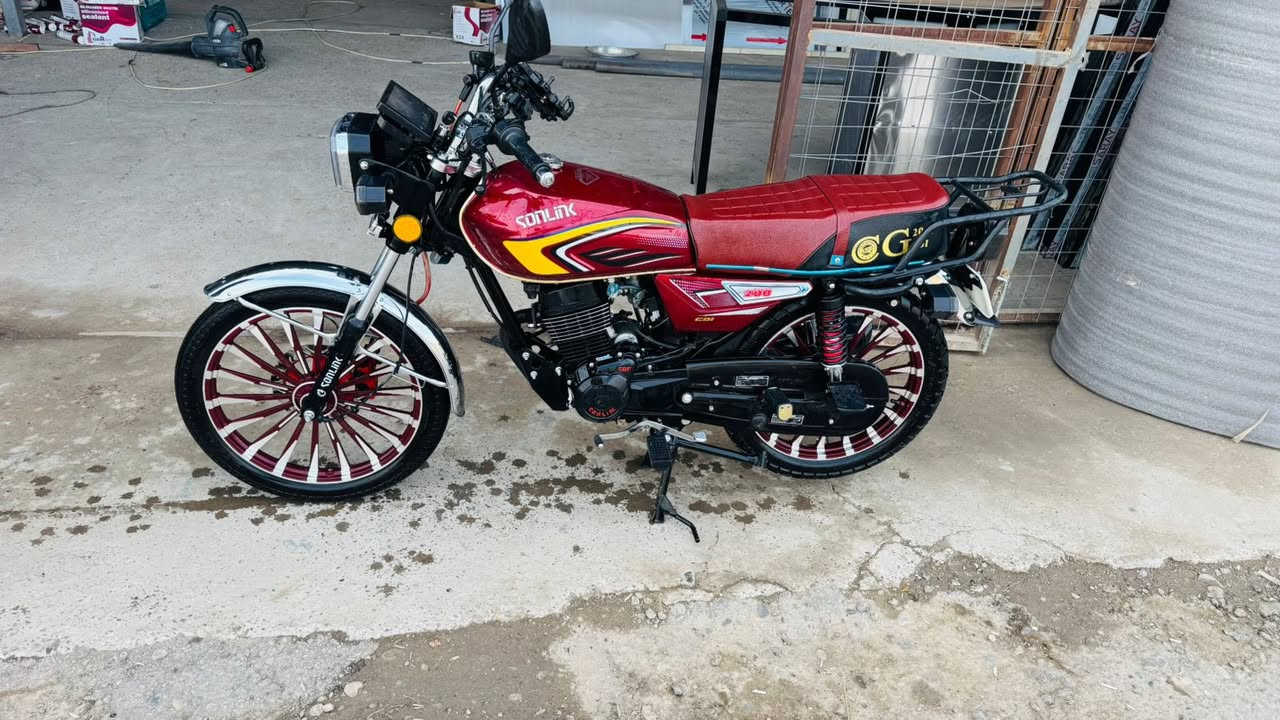 اسلام عليكم
دراجة سيفان سولنك للبيع 
موديل 2025
محرك 200ضاغطة وزنجيل ماممدود علي سبانه  
كهربائيات كلهة شغالة 
الدراجة نضيفه بمعنه الكلمه 
سعرهة950 وبيهة مجال للشراي العنوان /العلم
ويرهم مراوس بقفاز crxحصراً وانطي فرق  
الرقم   ***********
