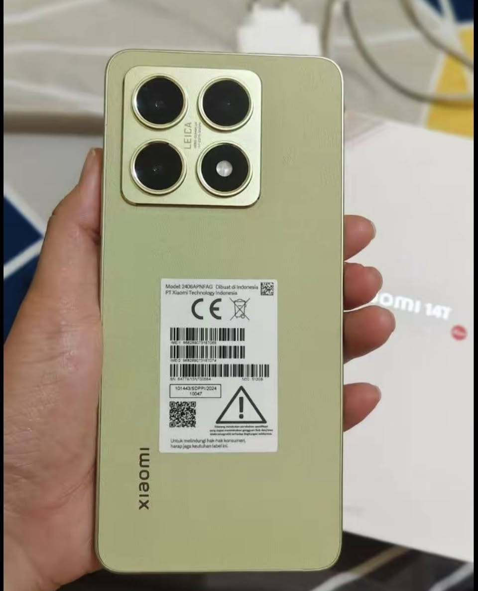 شاومي 14 تي ذاكرة 512  رام 16
هاي نظافة مثل ما موضح بالصورة  السعر 500 الف 
غراضه كامله  كارتون +الشاحن الاصلي رجاء ما يعجبك المنشور اعبرة بسلام وشكراً


**إذا كنت صاحب هذا الإعلان وتريد حذفه لأي سبب، رجاءا أرسل رسالة إلى الدعم الفني**