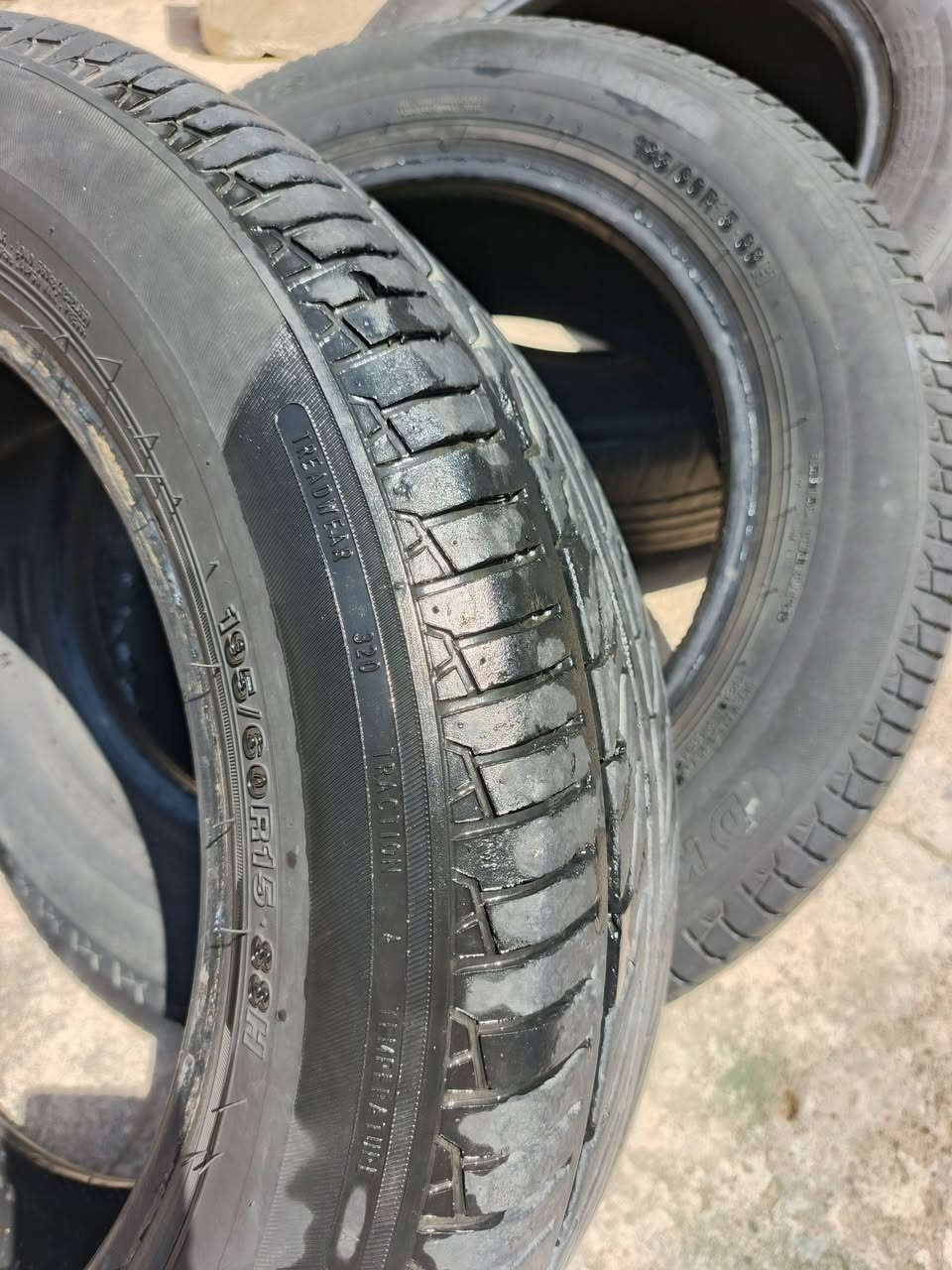 سلام عليكم
زوجين تايرات صيني نظاف حجم  15/60/195 سعر موضح بصوره على حسب النظافه
سعرهم مع بعض 80 الف سعر ثابت
مكان بغداد حي اور
*********** واتساب

