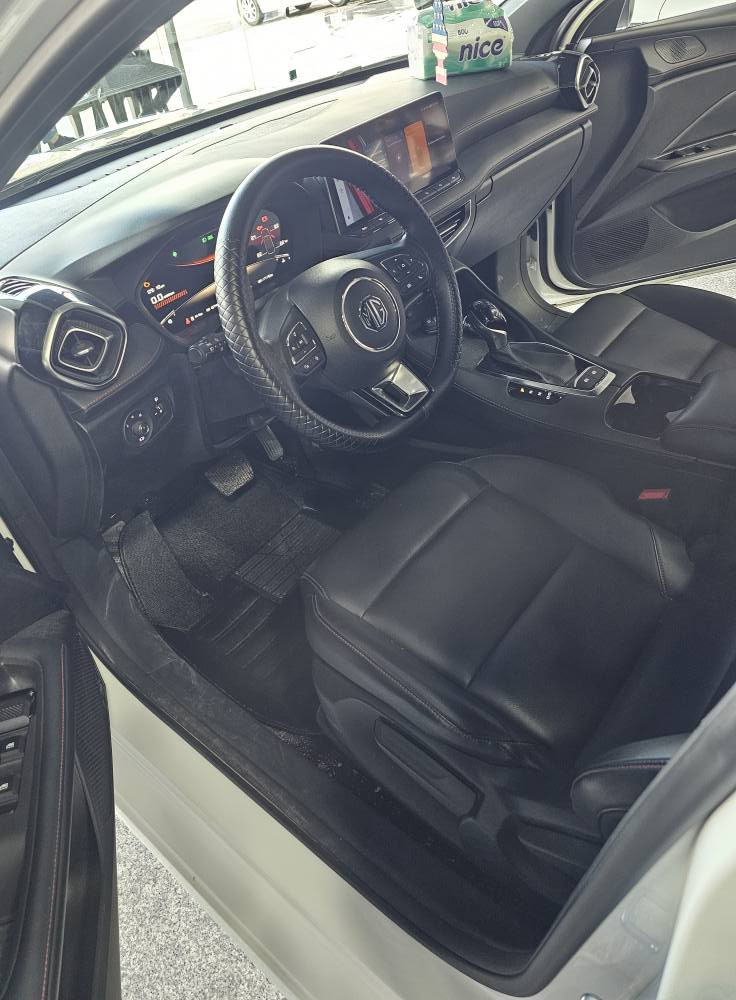 ئێم جی  MG GT 2025 Sport
تەنیا 7 هەزار ڕۆیشتووە.زۆرپاکە.
فول مواصفات.بەصمة.سلاید.برێك کارەبایی.
شاشەو 5 كاميرا.ئاوێنە شەفت.لايت.زينۆن.
مكان  أربيل.   ١٠٠ متری معرض تۆپ کارس 
سعر 117ورقة   موبایل    *********** أربيل, العراق
