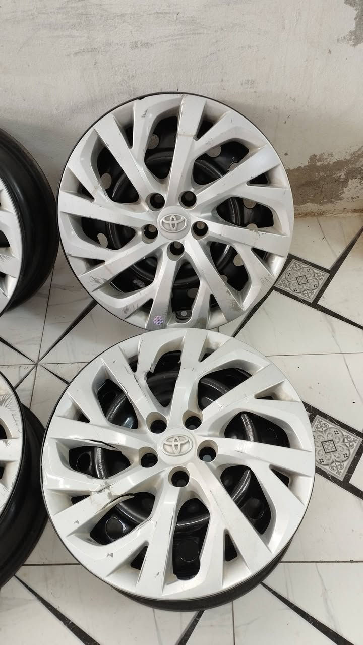 اسلام عليكم اخوان سعر معقول 125 الف واصل وجب جديد ويل اسود عادي حجم 16 ما عدا 4 كابات حجم 16  مال كورلا موديل 2018 لا عواج لا تسليح  سعر 125 الف عنوان كركوك قادسي أو لا يم نادي سولاف ***********  ***********
