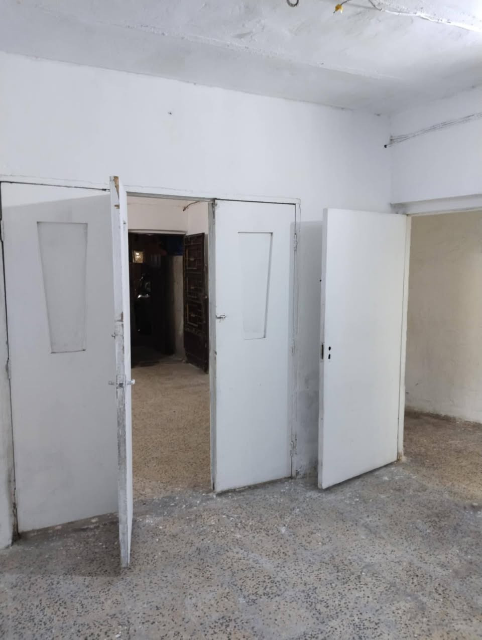 مشتمل للايجار ارضي غرفه وصاله مطبخ حمام مرافق وطرمه للايجار ***********
