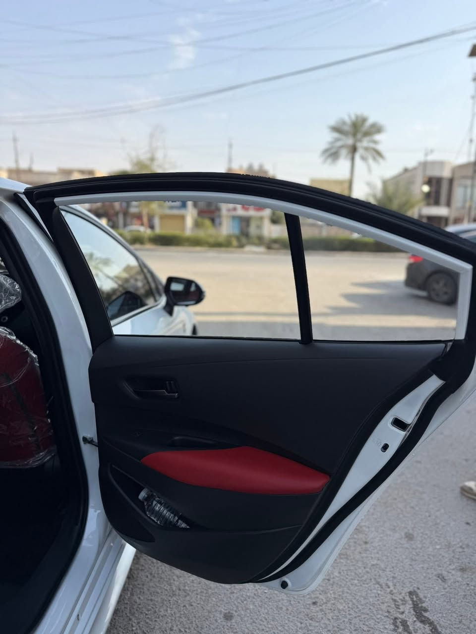 السلام عليكم …
كورلا موديل 2025 شكل s داخل لونين اربع كامرات  كرسي كهرباء  قطعتين تبرد رقم بغداد بسمي سياره مكفوله ماعدا بارد بسيط بجاملغ الايمن الامامي ماشيه 11 الف بغداد حي الحامعه السعر 160$ وبيه مجال 
 للاستفسار . 
***********
